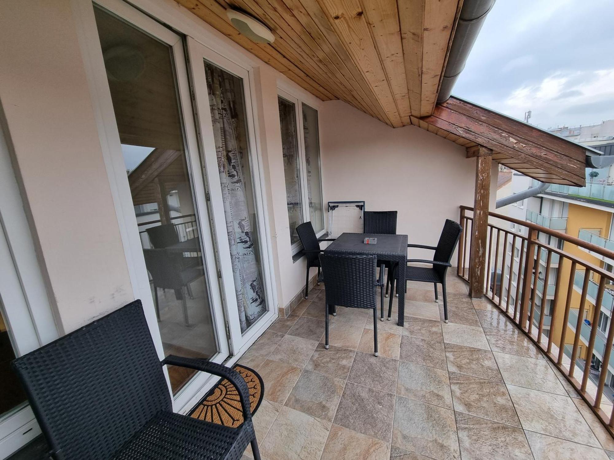 Merry&Car - Huge Balcony + Living Room + 2Br Budapeszt Zewnętrze zdjęcie